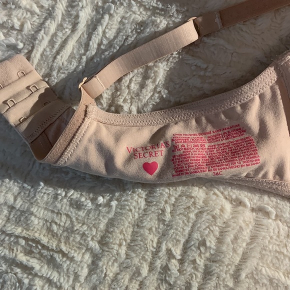 Victoria’s Secret Bra - Picture 2 of 3